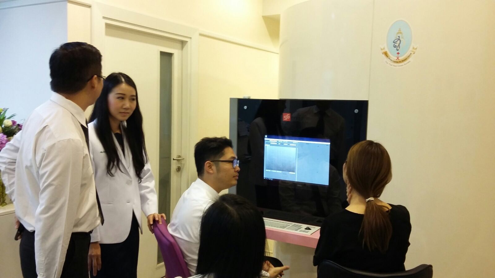 Discussion among doctors on DBIS